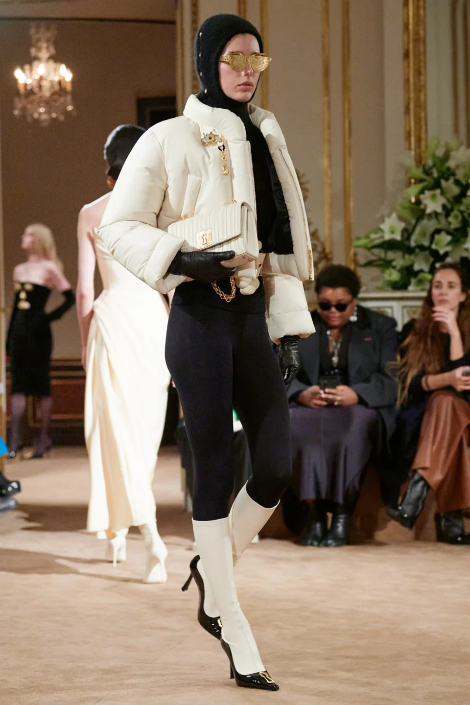 00029-schiaparelli-fall-2023-ready-to-wear-credit-gorunway