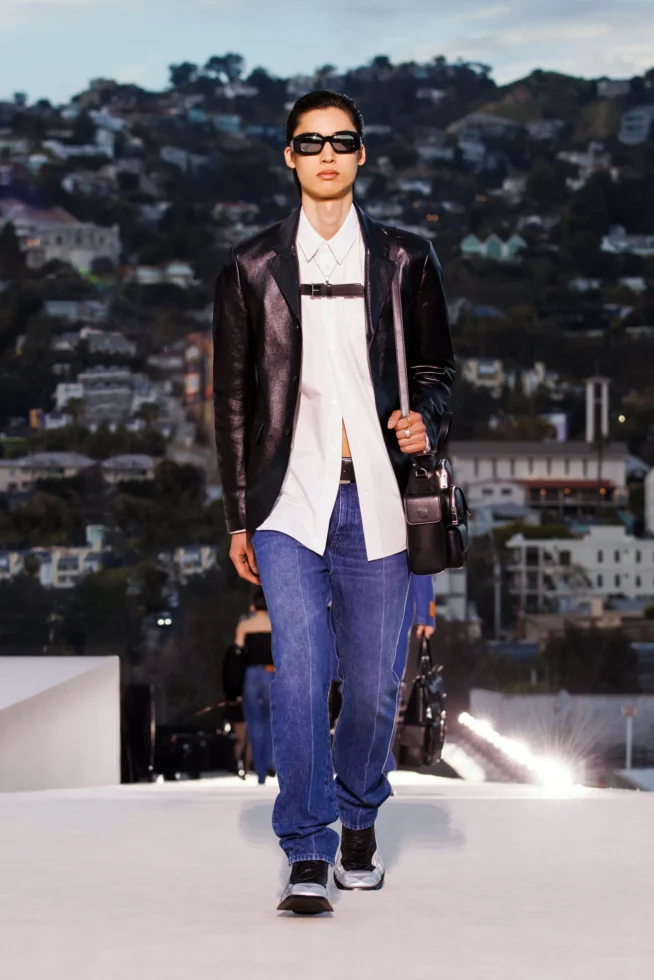 00029-versace-fall-2023-ready-to-wear-tokyo-credit-brand