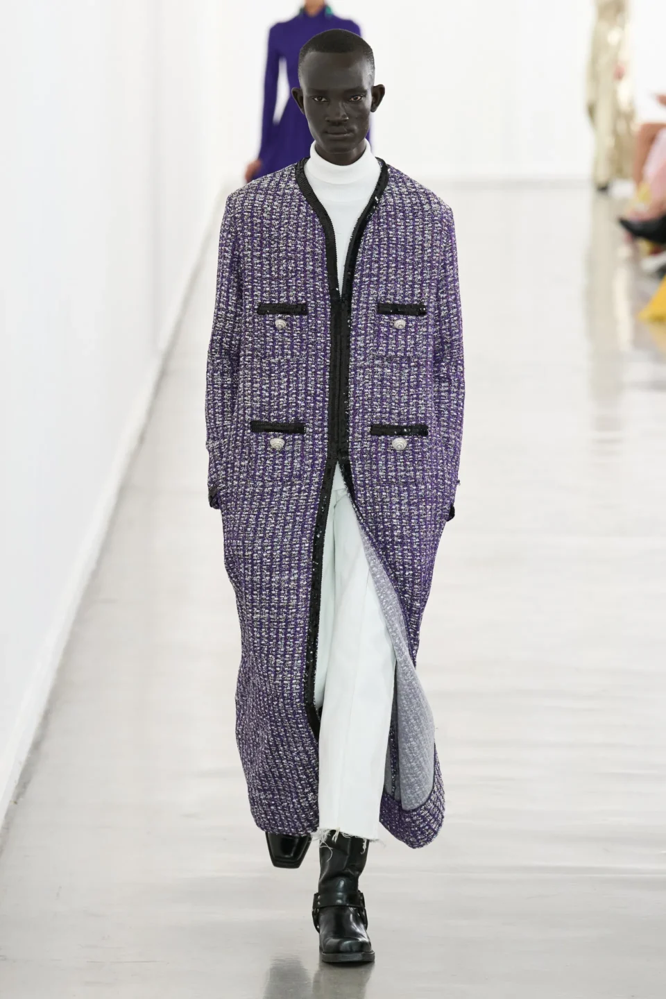 00030-giambattista-valli-fall-2023-ready-to-wear-credit-gorunway