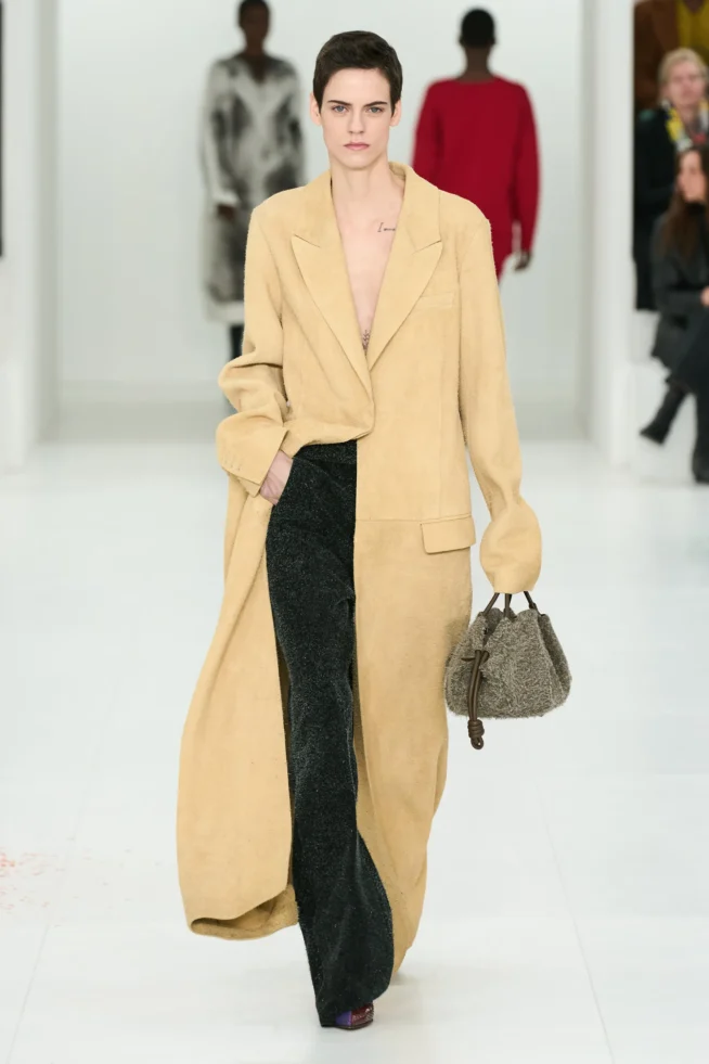 00030-loewe-fall-2023-ready-to-wear-credit-gorunway