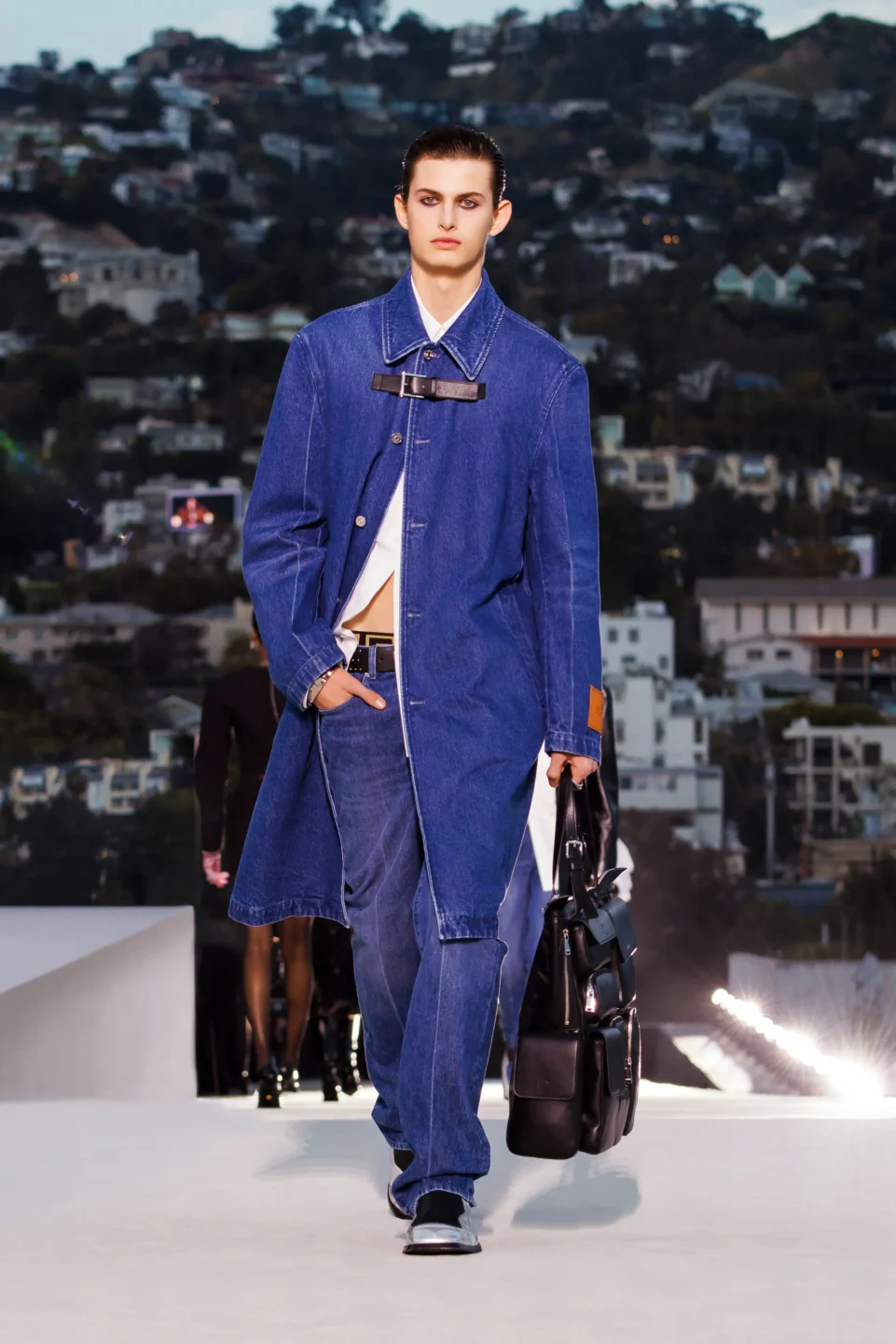 00030-versace-fall-2023-ready-to-wear-tokyo-credit-brand