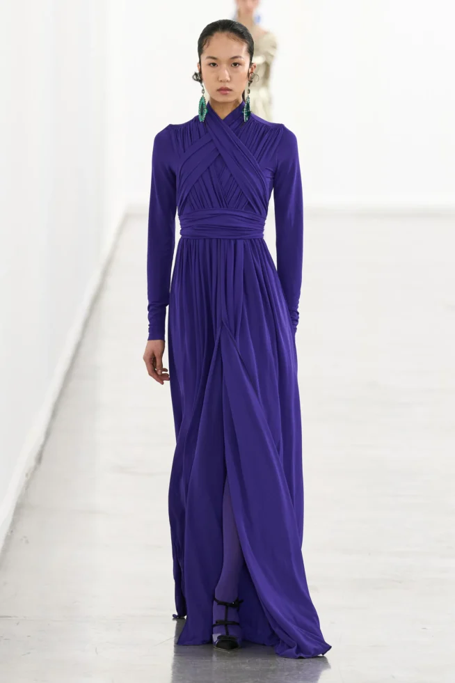 00031-giambattista-valli-fall-2023-ready-to-wear-credit-gorunway
