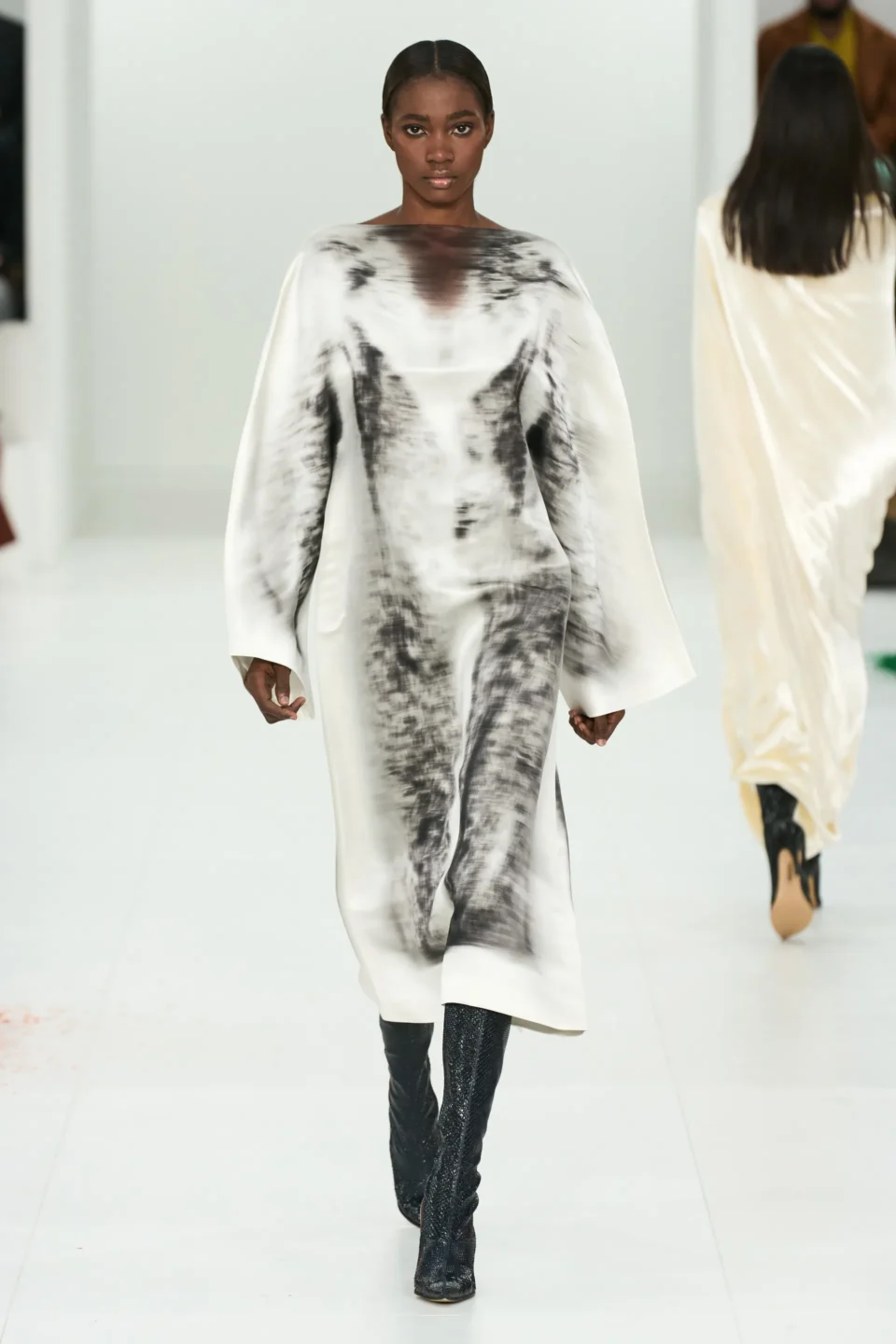 00031-loewe-fall-2023-ready-to-wear-credit-gorunway