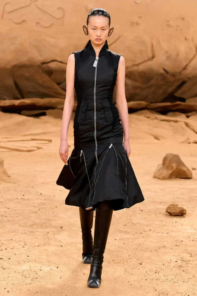 00031-off-white-fall-2023-ready-to-wear-credit-gorunway