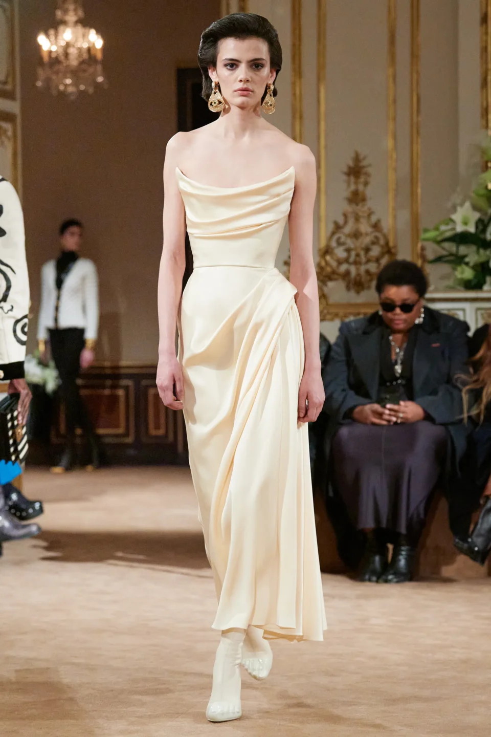 00031-schiaparelli-fall-2023-ready-to-wear-credit-gorunway