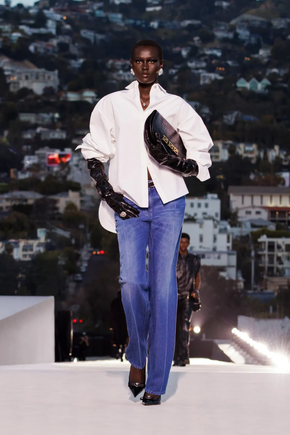 00032-versace-fall-2023-ready-to-wear-tokyo-credit-brand