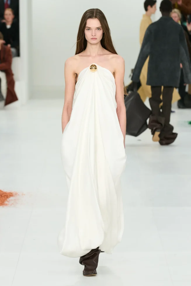 00033-loewe-fall-2023-ready-to-wear-credit-gorunway