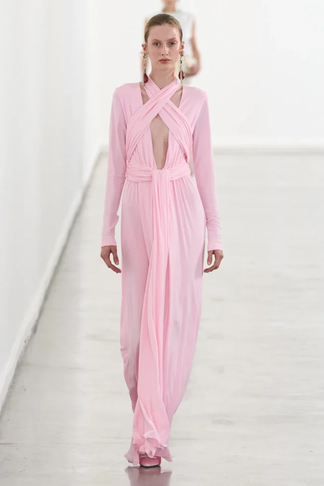 00034-giambattista-valli-fall-2023-ready-to-wear-credit-gorunway