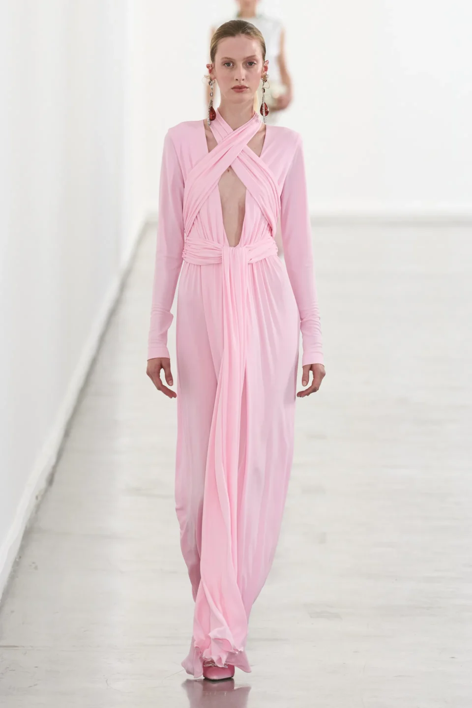 00034-giambattista-valli-fall-2023-ready-to-wear-credit-gorunway