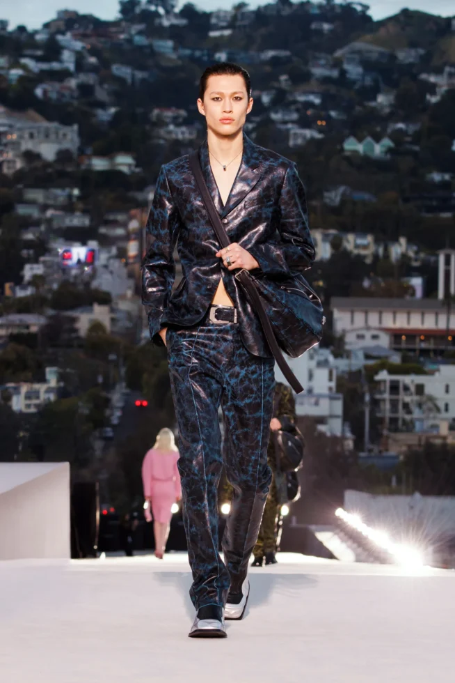 00034-versace-fall-2023-ready-to-wear-tokyo-credit-brand