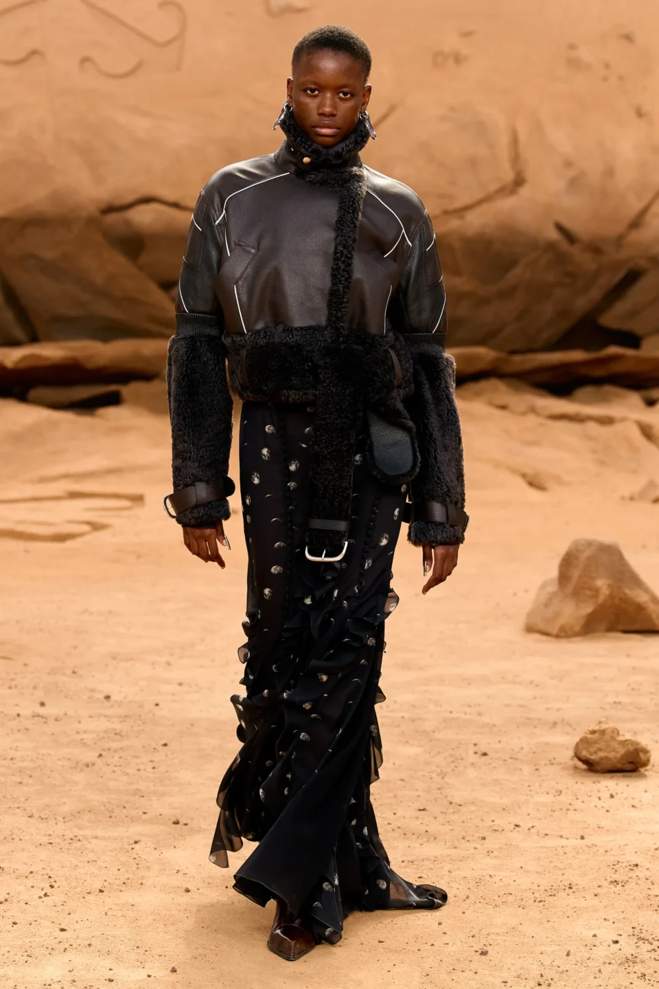 00035-off-white-fall-2023-ready-to-wear-credit-gorunway