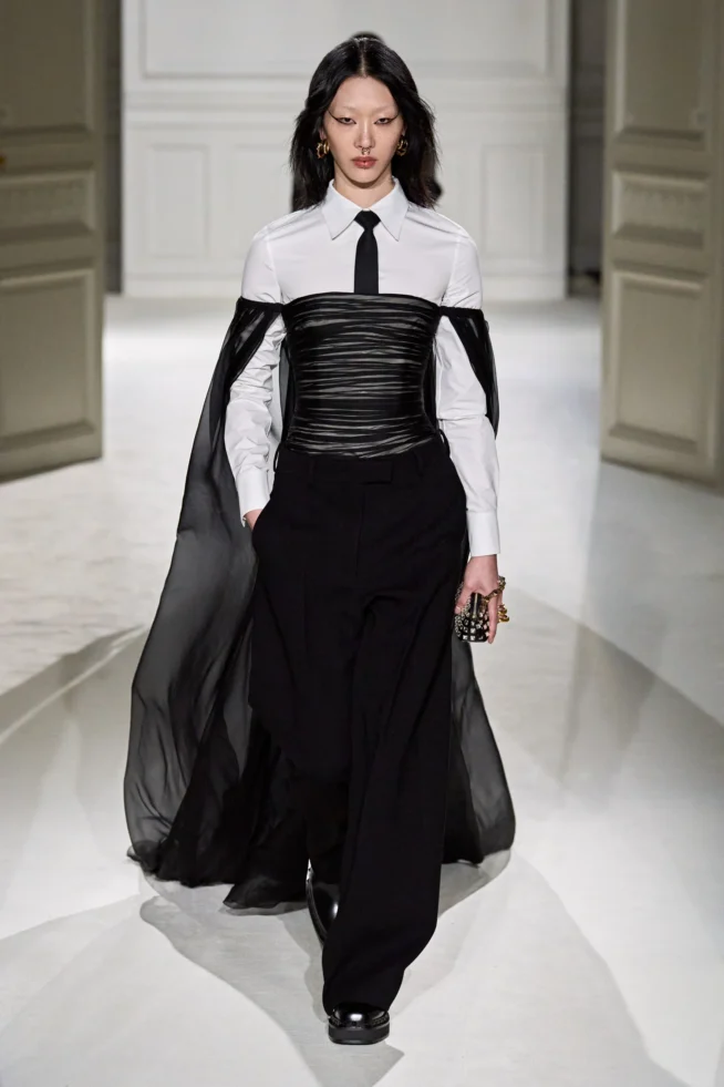 00036-valentino-fall-2023-ready-to-wear-credit-gorunway