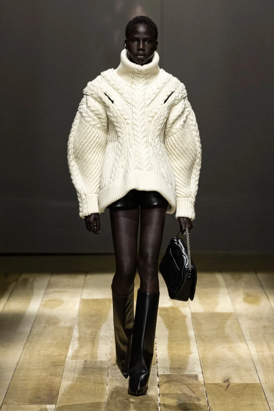 00037-alexander-mcqueen-fall-2023-ready-to-wear-credit-brand