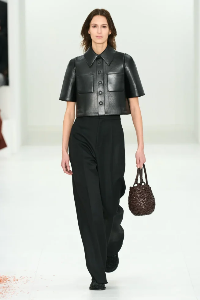 00037-loewe-fall-2023-ready-to-wear-credit-gorunway