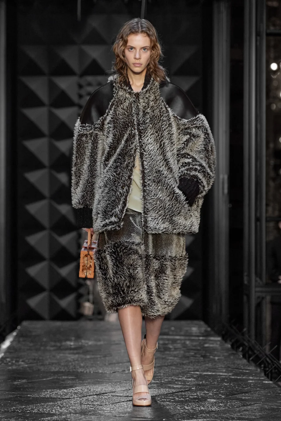 00037-louis-vuitton-fall-2023-ready-to-wear-credit-gorunway
