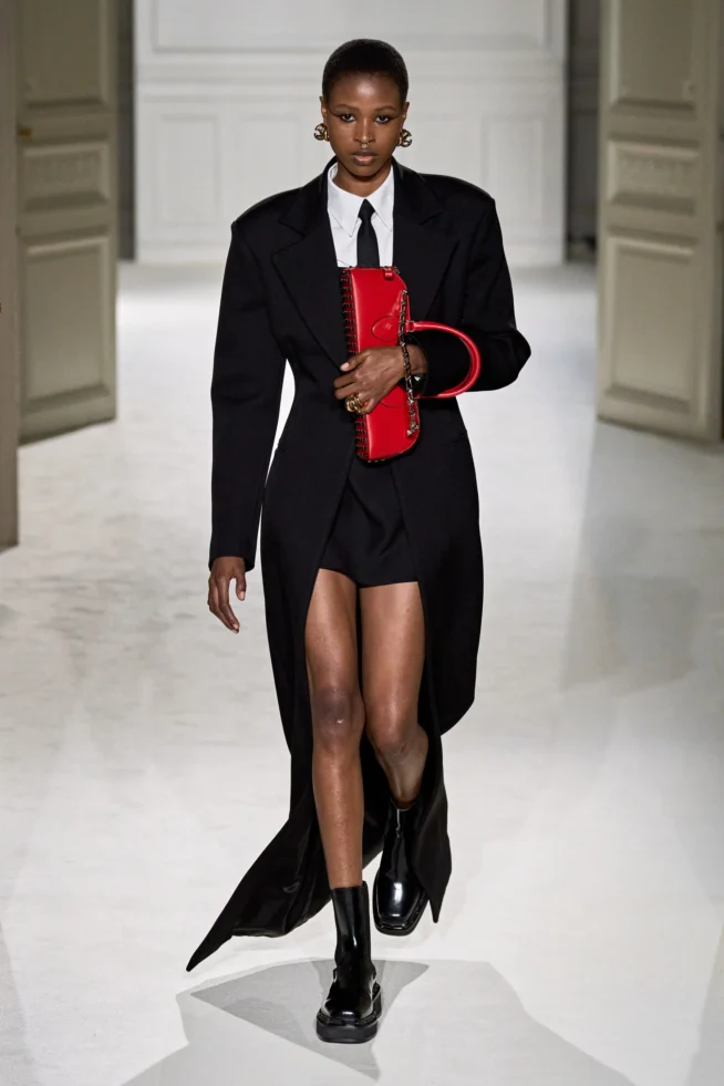 00037-valentino-fall-2023-ready-to-wear-credit-gorunway
