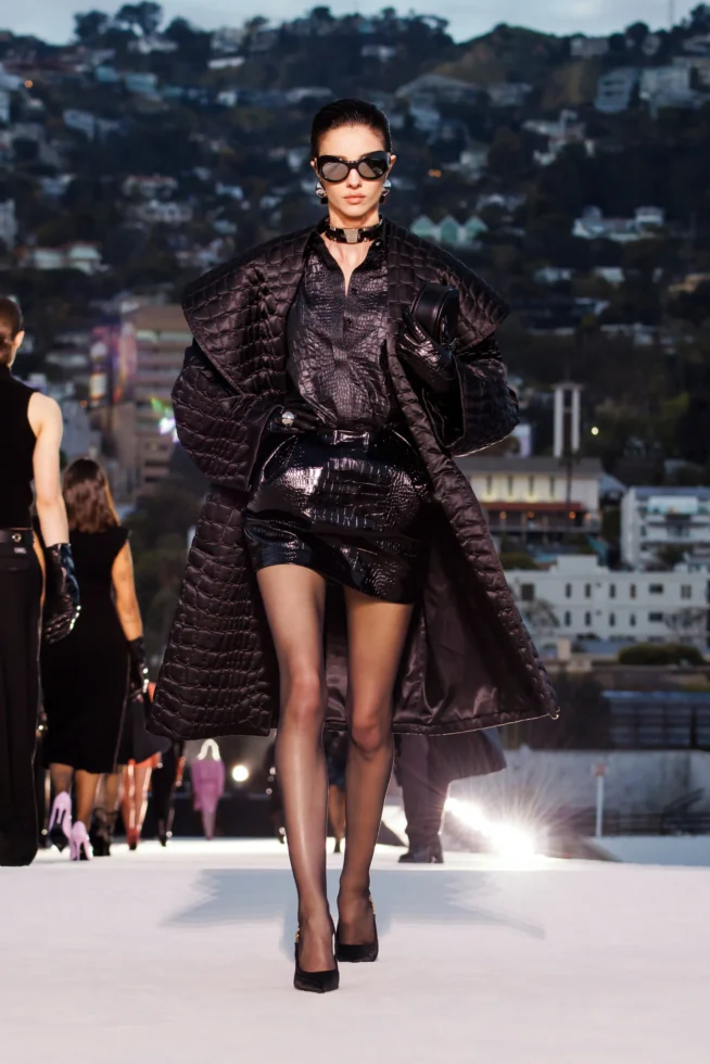 00037-versace-fall-2023-ready-to-wear-tokyo-credit-brand