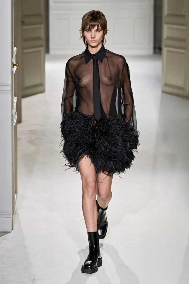 00038-valentino-fall-2023-ready-to-wear-credit-gorunway