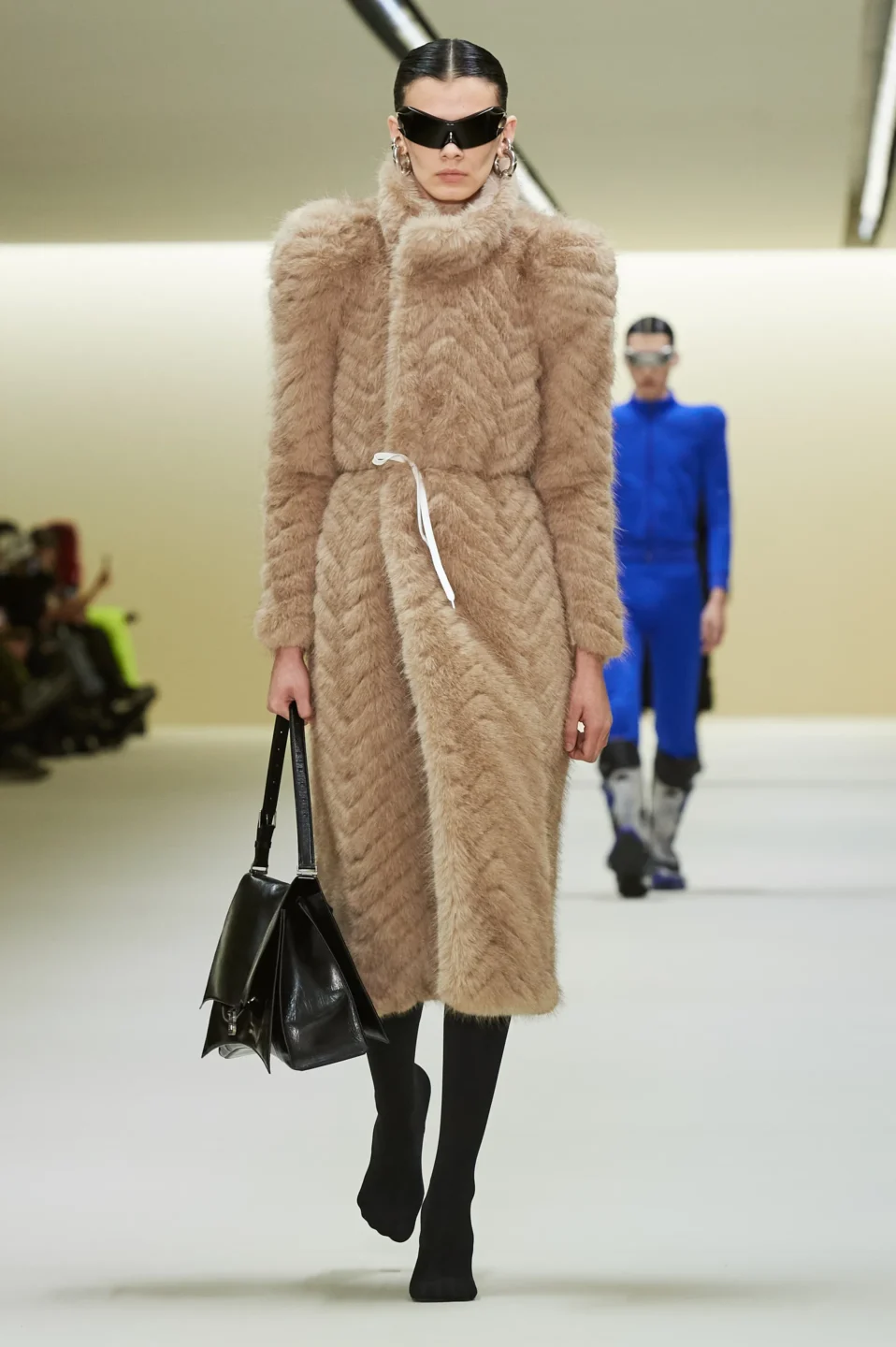 00039-balenciaga-fall-2023-ready-to-wear-credit-gorunway