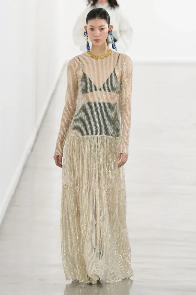 00039-giambattista-valli-fall-2023-ready-to-wear-credit-gorunway