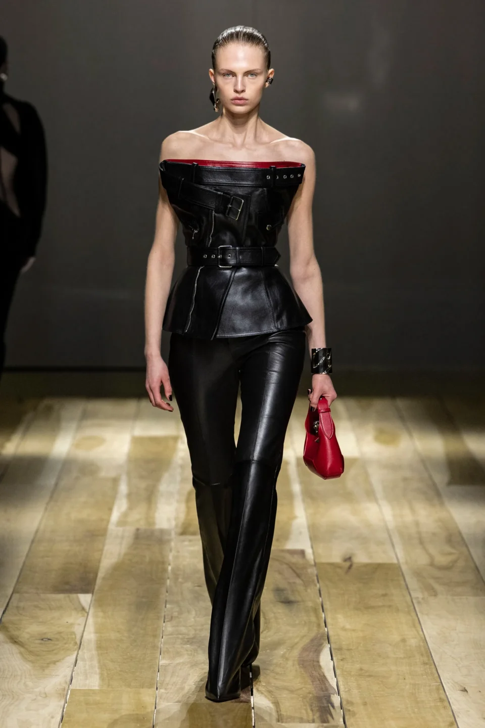 00040-alexander-mcqueen-fall-2023-ready-to-wear-credit-brand