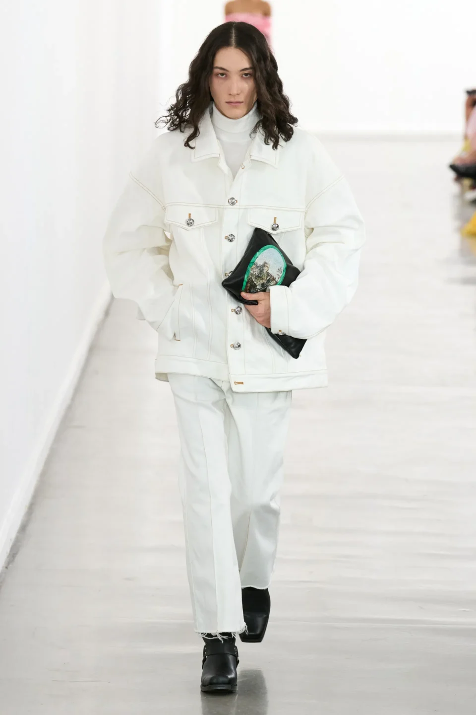 00040-giambattista-valli-fall-2023-ready-to-wear-credit-gorunway