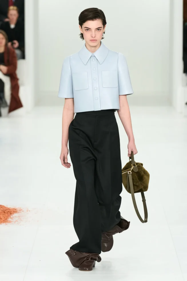 00040-loewe-fall-2023-ready-to-wear-credit-gorunway