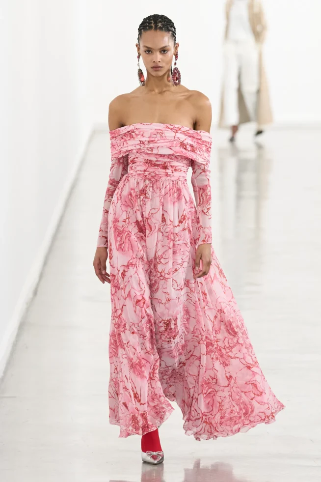 00041-giambattista-valli-fall-2023-ready-to-wear-credit-gorunway