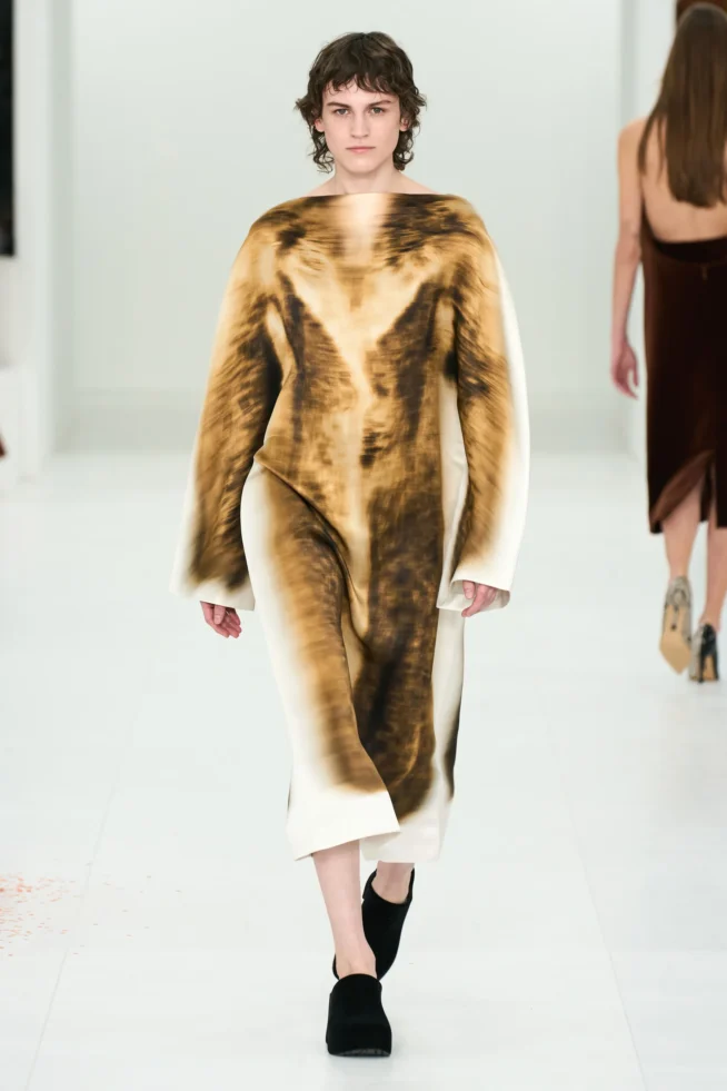 00042-loewe-fall-2023-ready-to-wear-credit-gorunway