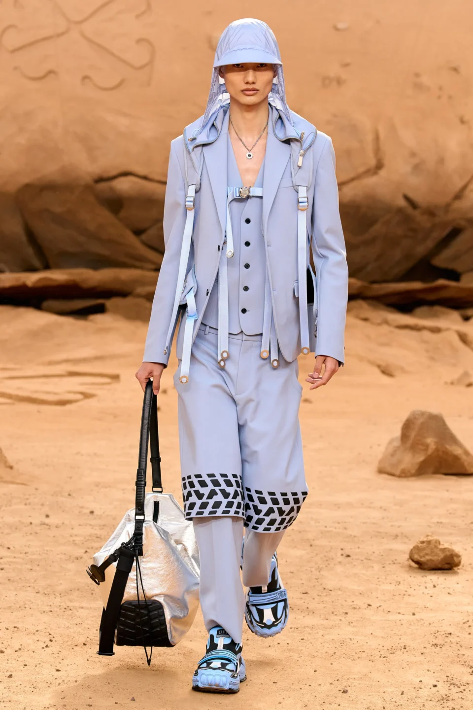 00042-off-white-fall-2023-ready-to-wear-credit-gorunway