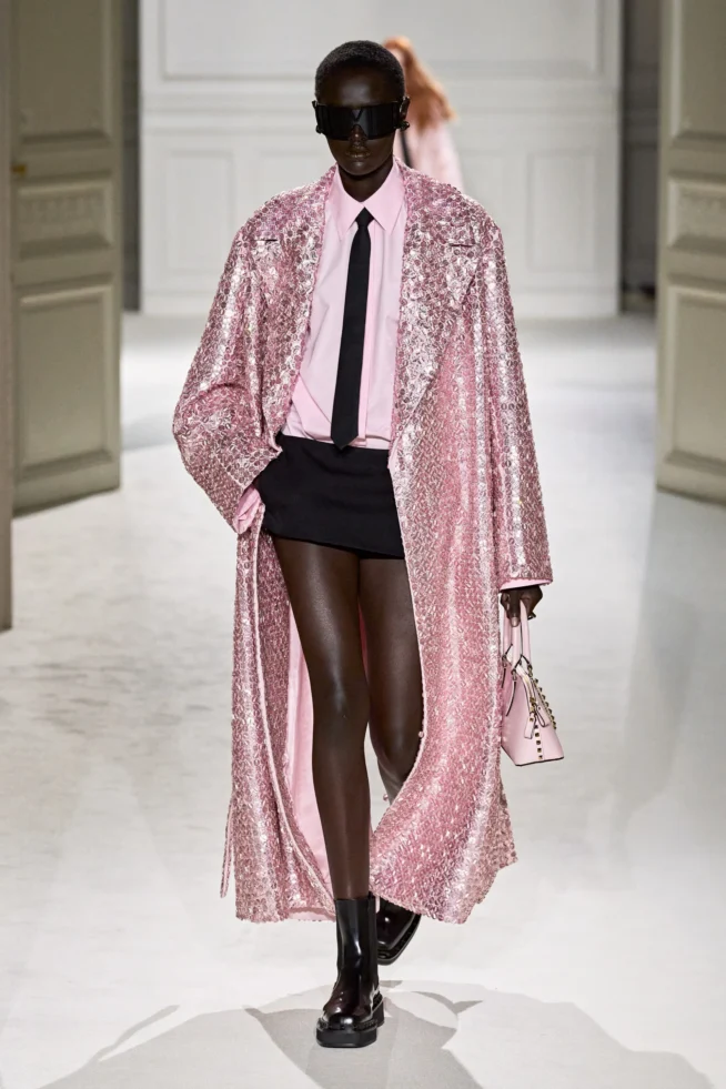 00042-valentino-fall-2023-ready-to-wear-credit-gorunway