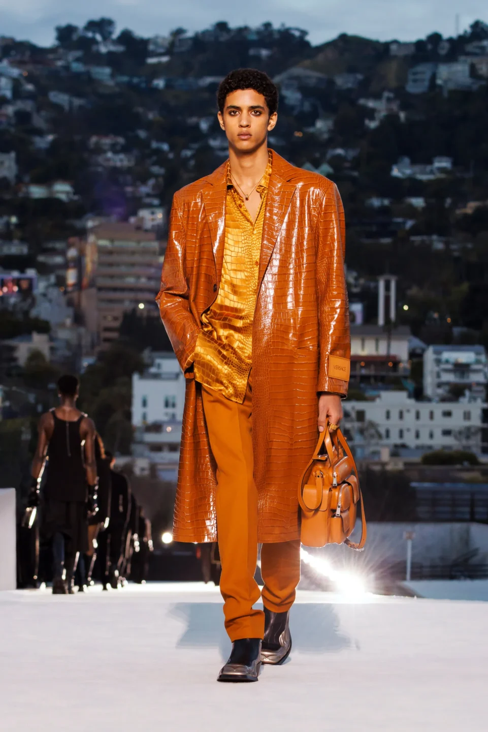 00042-versace-fall-2023-ready-to-wear-tokyo-credit-brand