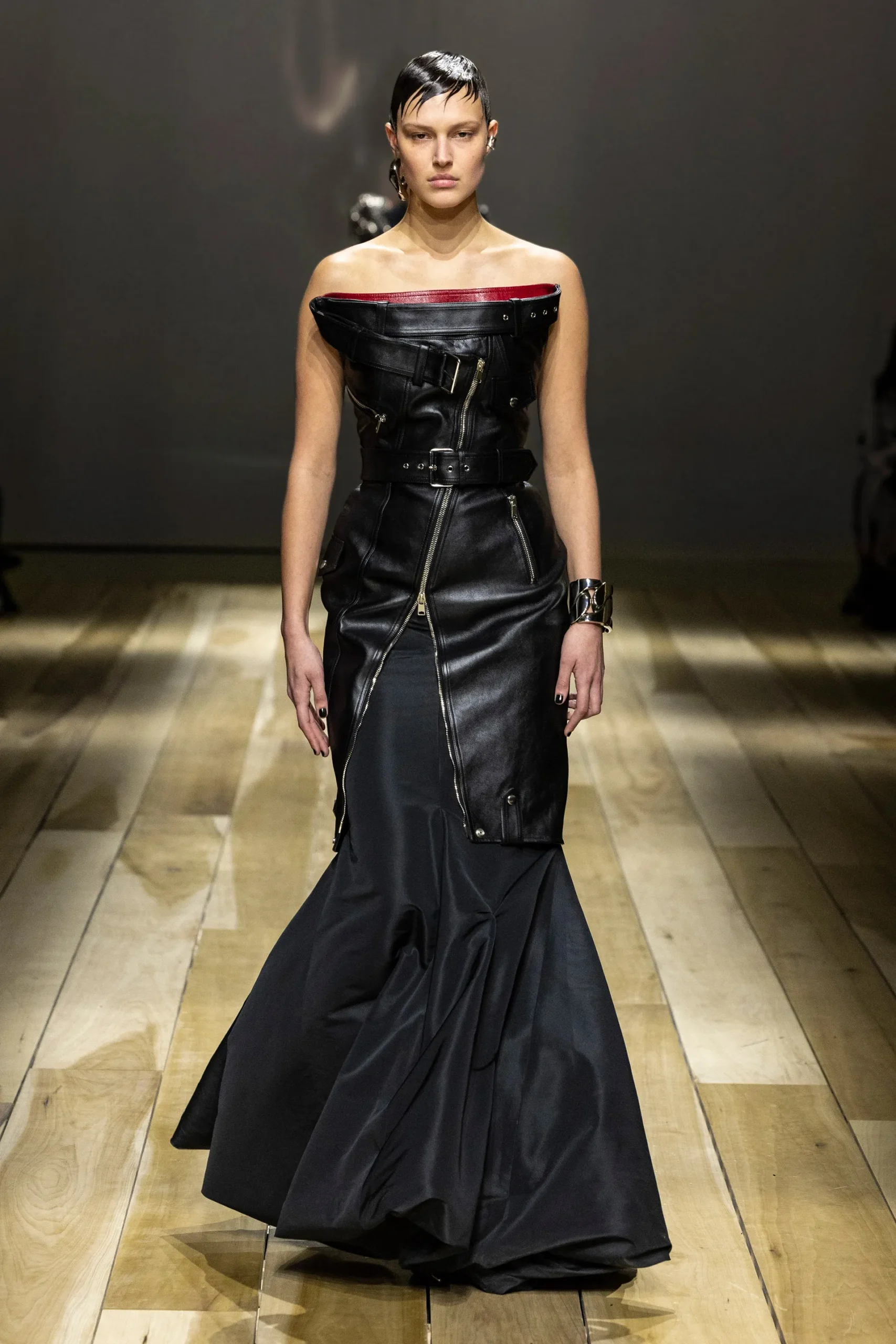 00044-alexander-mcqueen-fall-2023-ready-to-wear-credit-brand
