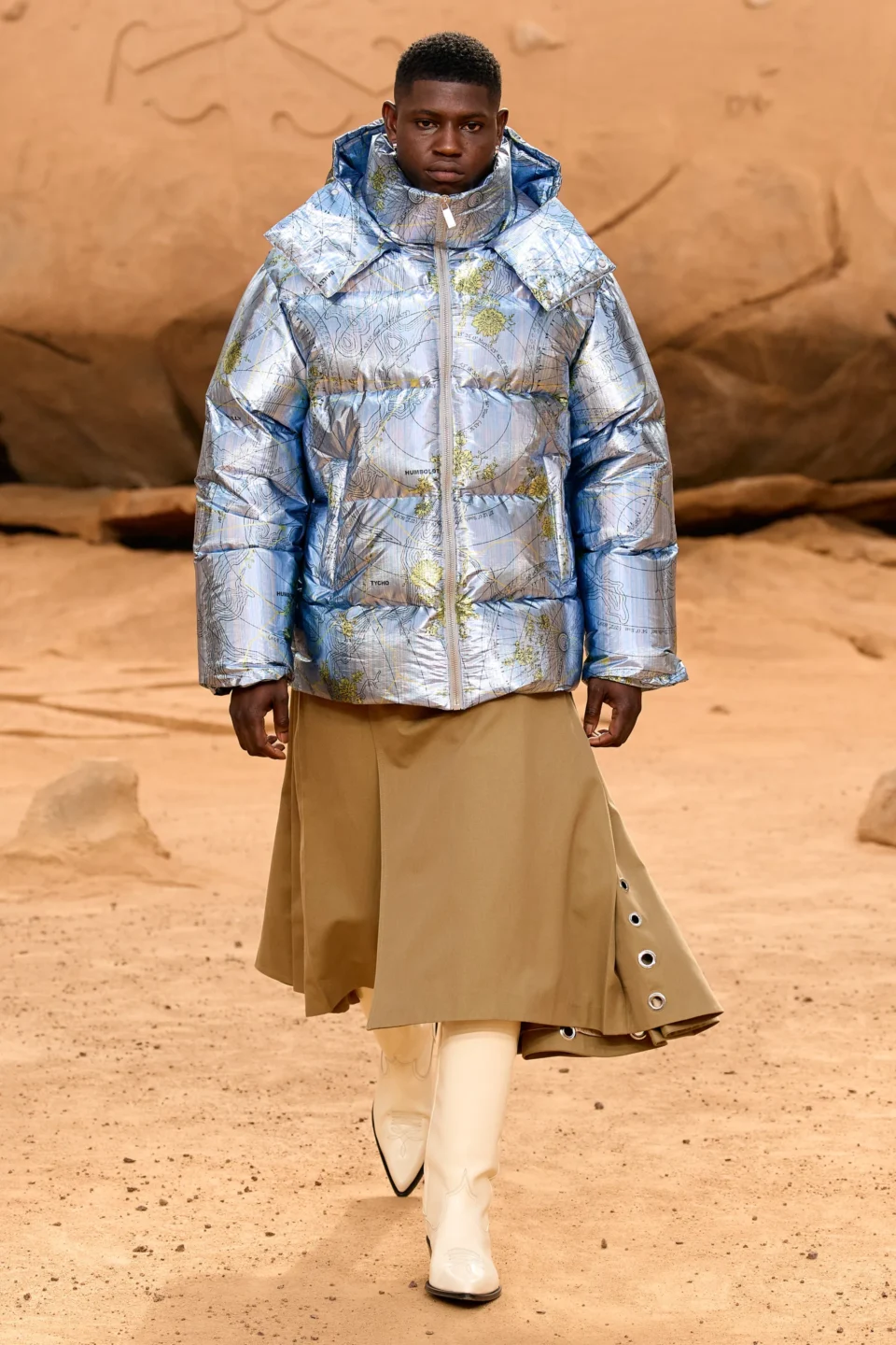 00044-off-white-fall-2023-ready-to-wear-credit-gorunway