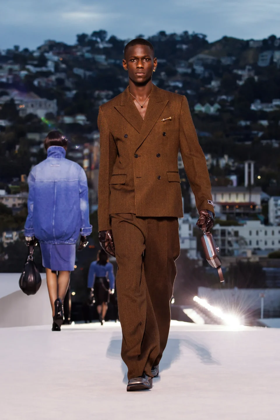 00046-versace-fall-2023-ready-to-wear-tokyo-credit-brand