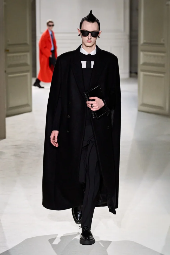 00048-valentino-fall-2023-ready-to-wear-credit-gorunway