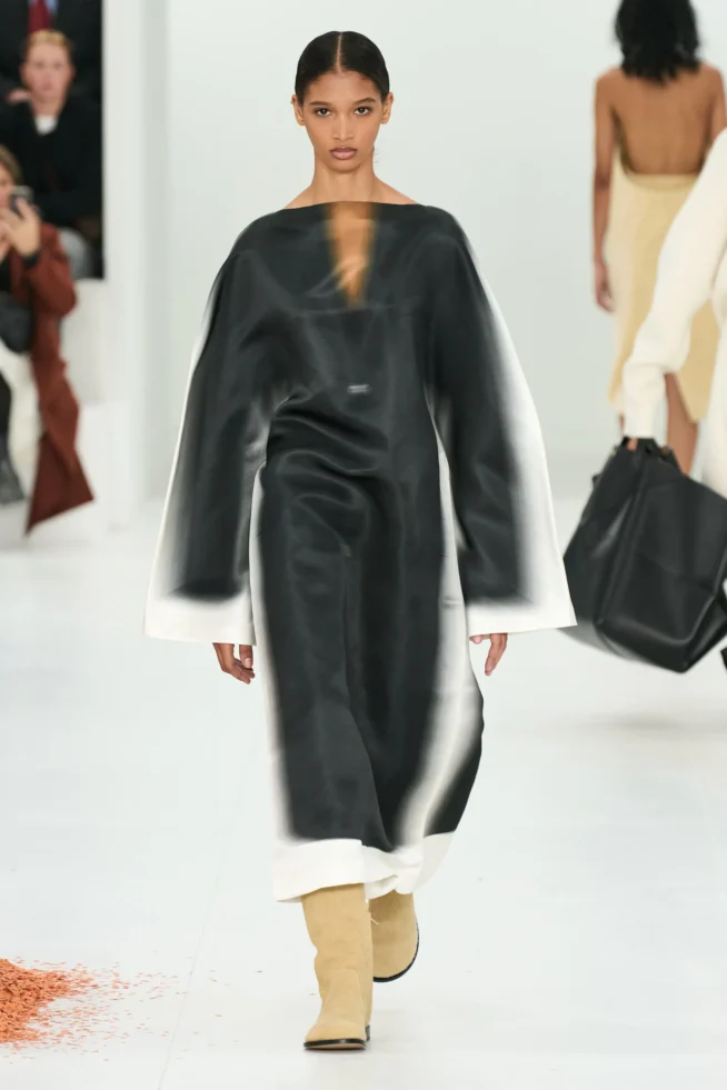 00050-loewe-fall-2023-ready-to-wear-credit-gorunway