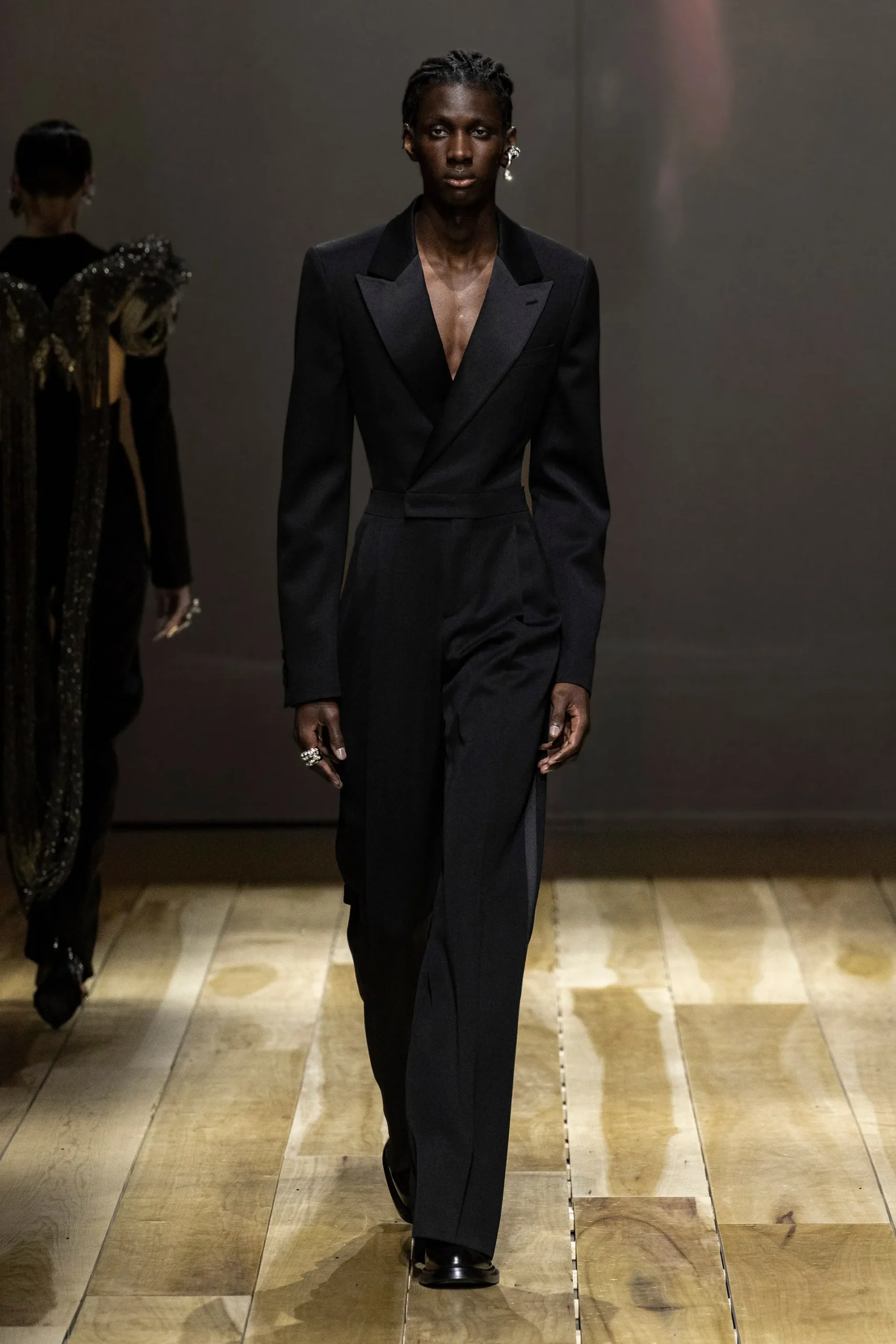 00052-alexander-mcqueen-fall-2023-ready-to-wear-credit-brand