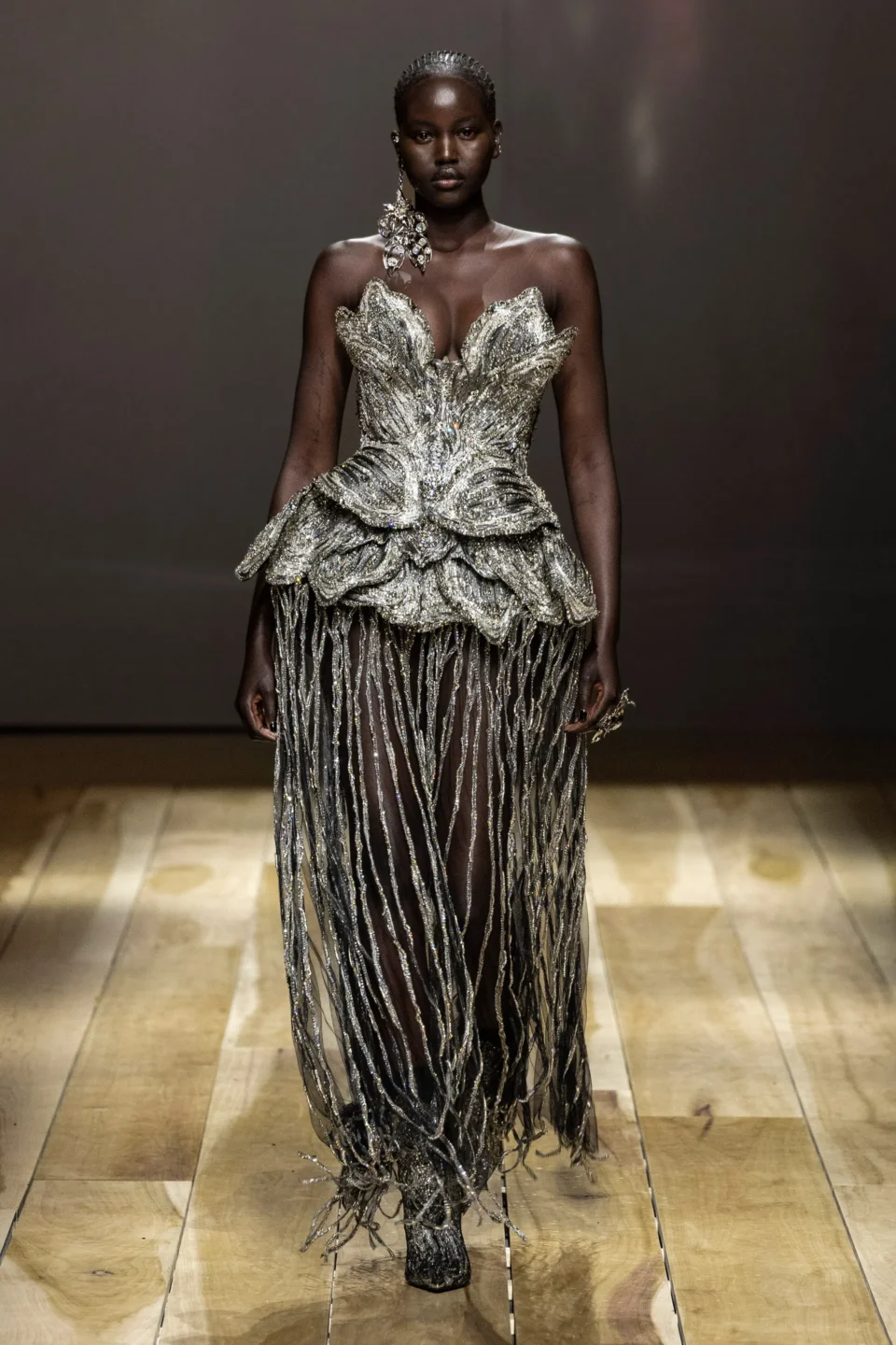 00053-alexander-mcqueen-fall-2023-ready-to-wear-credit-brand