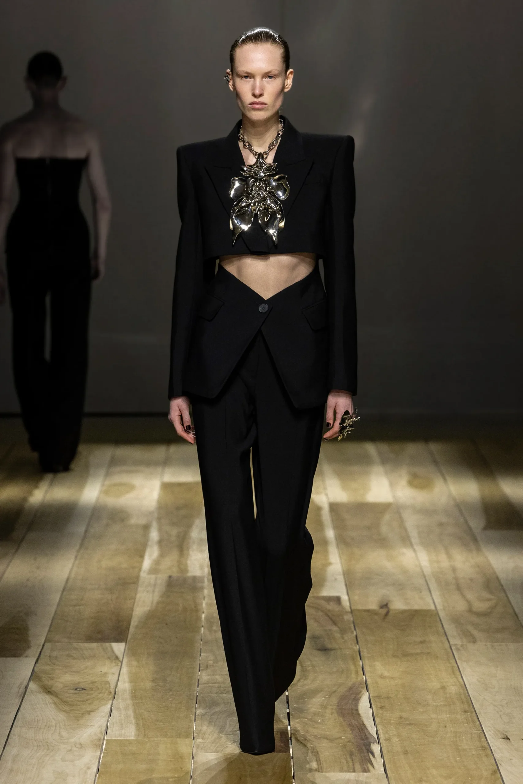 00054-alexander-mcqueen-fall-2023-ready-to-wear-credit-brand
