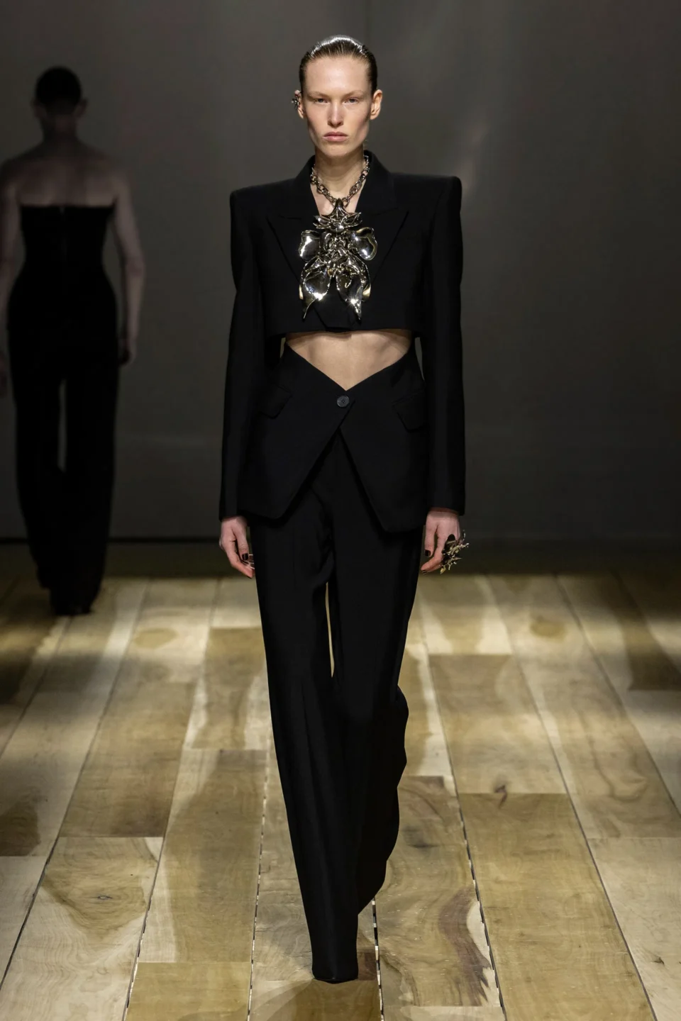 00054-alexander-mcqueen-fall-2023-ready-to-wear-credit-brand