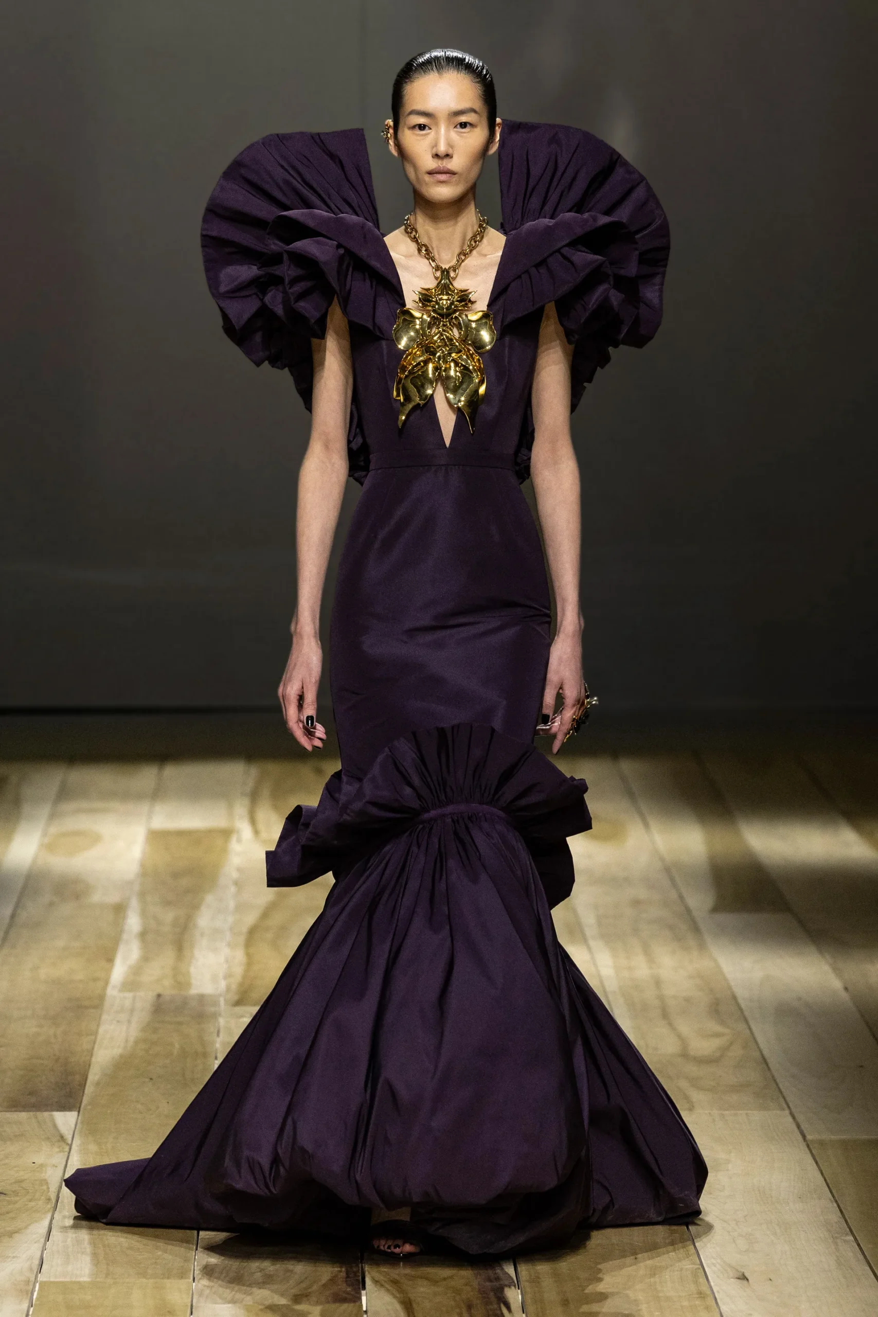 00055-alexander-mcqueen-fall-2023-ready-to-wear-credit-brand