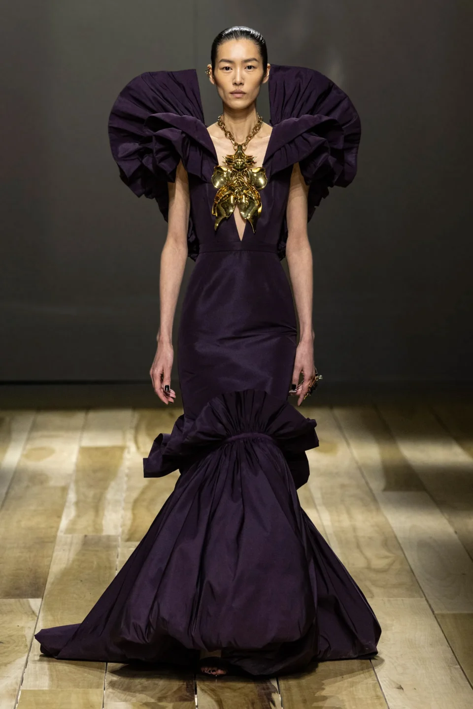 00055-alexander-mcqueen-fall-2023-ready-to-wear-credit-brand