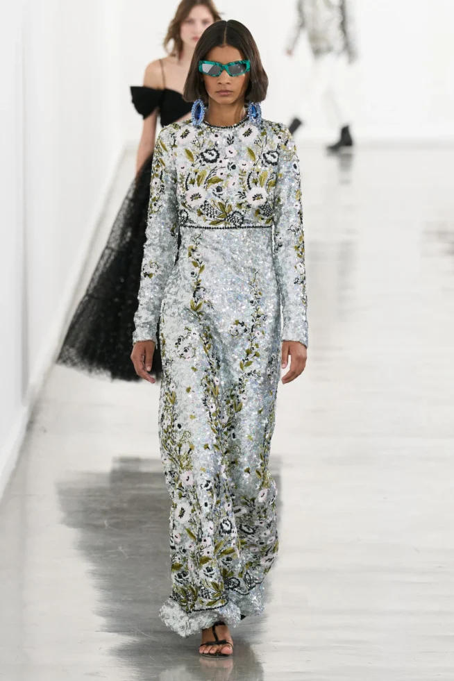 00055-giambattista-valli-fall-2023-ready-to-wear-credit-gorunway