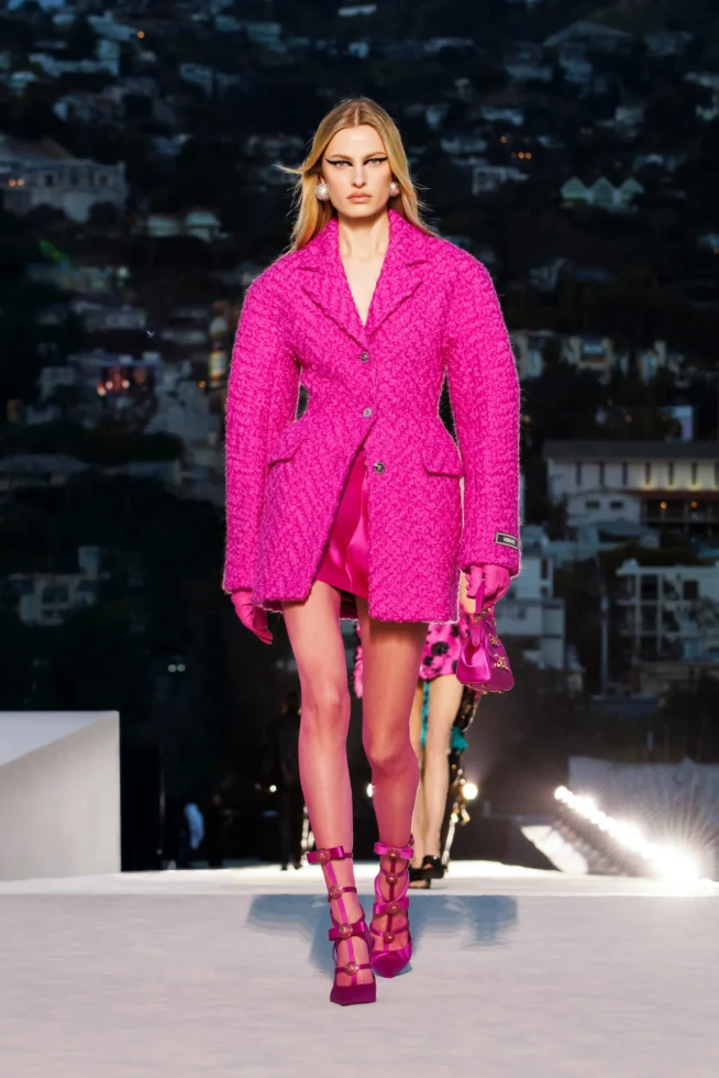 00055-versace-fall-2023-ready-to-wear-tokyo-credit-brand