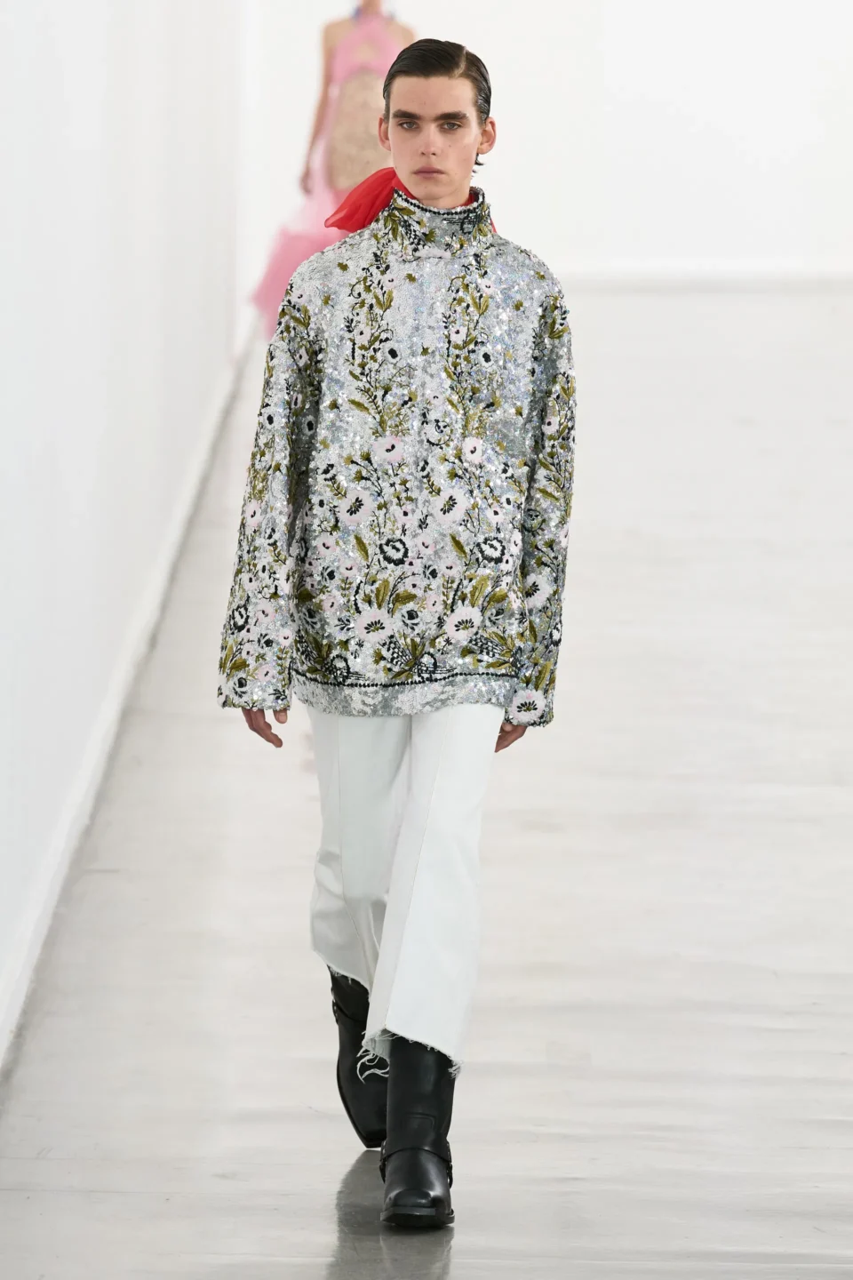 00057-giambattista-valli-fall-2023-ready-to-wear-credit-gorunway