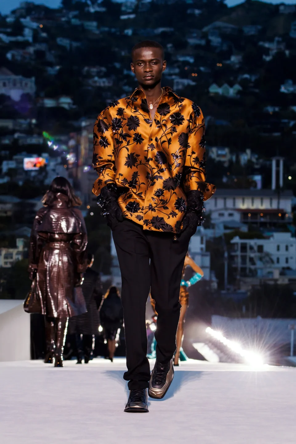 00059-versace-fall-2023-ready-to-wear-tokyo-credit-brand