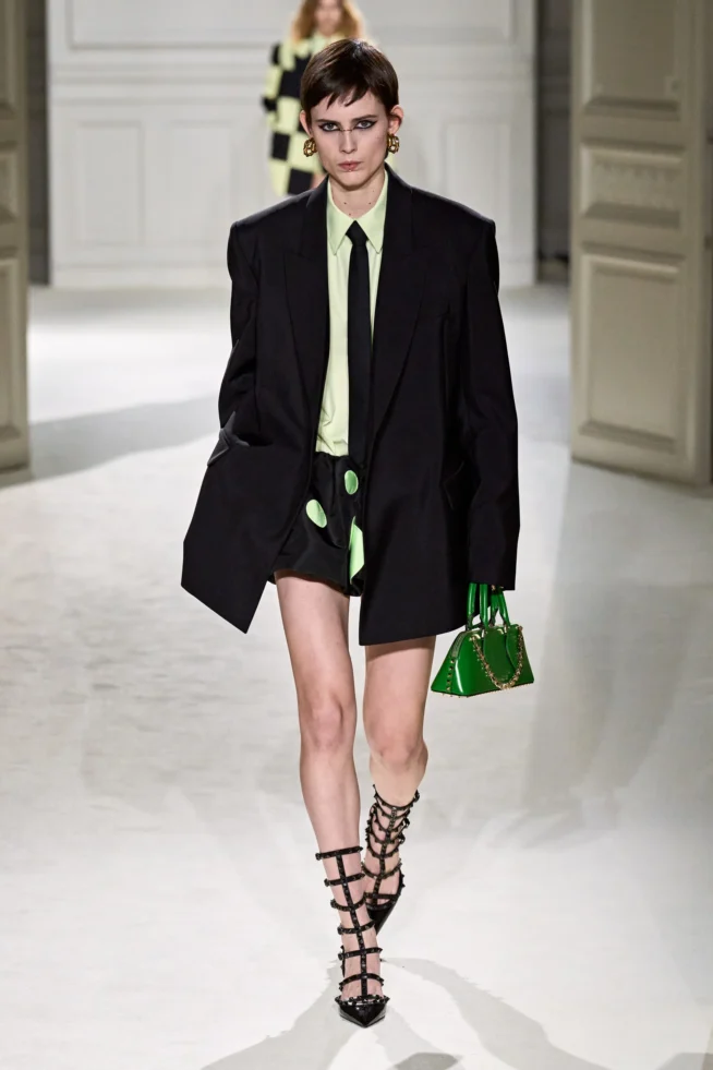 00060-valentino-fall-2023-ready-to-wear-credit-gorunway
