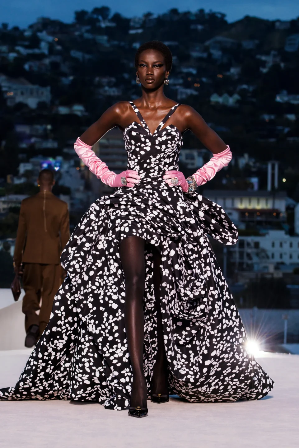 00063-versace-fall-2023-ready-to-wear-tokyo-credit-brand