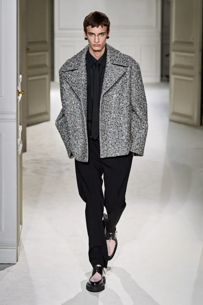 00067-valentino-fall-2023-ready-to-wear-credit-gorunway